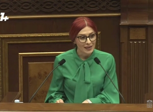 Не ожидала, что вы ходите с фотографией Кочаряна в кармане: Хамоян - Алексаняну