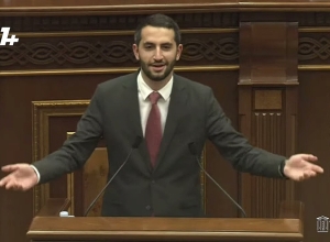 Часть прессы принадлежит зятю Сержа Саркисяна, другая часть – Кочаряну, по витающим в воздухе слухам