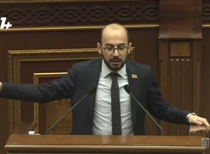 За этим стоят блоки Сержа и Кочаряна: Рубинян сделал замечание Ованнисяну