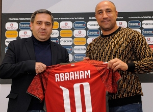 ՀՖՖ նախագահ Արմեն Մելիքբեկյանը հանդիպել է Արթուր Աբրահամի հետ