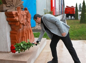 Արցախի նախագահը ծաղիկներ է խոնարհել ի հիշատակ պատերազմներում ԱԻՊԾ զոհված աշխատակիցների