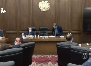 Не слишком ли большая сумма выделена президенту? Агван Варданян - Тиграну Хачатряну