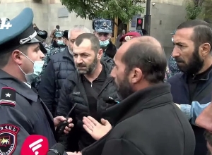 Давайте пойдём на столкновение: родственник без вести пропавшего - полицейскому