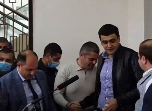 Суд рассматривает вопрос об изменении меры пресечения Аруша Арушаняна: ПРЯМОЙ ЭФИР