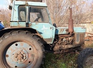 «06»-ով բախվել է տրակտորի կցորդին ու վնասվածք ստացել