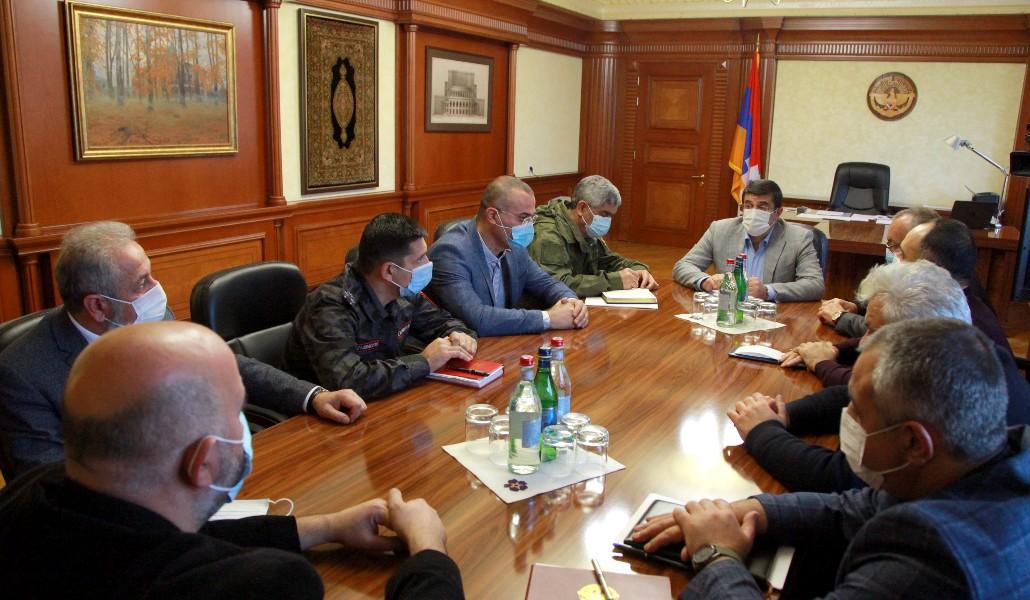 101121AnvtangayinHarcerovKhorhrdakcutyun