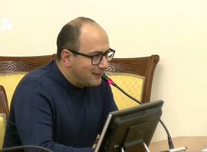 Пашинян попросил Алиева подождать, пока откроется дорога, только потом разместить пропускной пункт: Мамиджанян