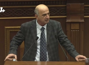 Объявите в стране военное положение: сейчас отказываться от Армении – предательство: Хачатрян