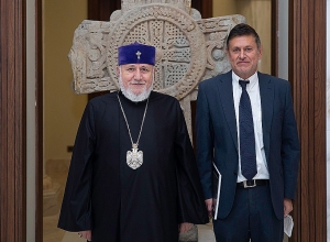 Գարեգին երկրորդն ընդունել է ՀՀ-ում Հունաստանի Հանրապետության դեսպանին