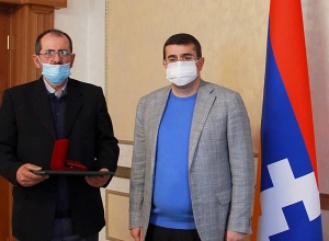 Արայիկ Գրիգորյանին հետմահու շնորհվել է «Արցախի հերոս» կոչում․ հարազատներին է հանձնվել «Ոսկե արծիվ» շքանշանը