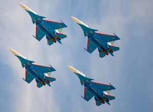 Երևանի երկնքում ռուս օդաչուների աշխարհահռչակ «Վիտյազներ» ավիախումբը թռիչքներ է իրականացնում