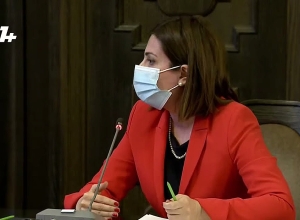 Будет ли снято обязательное условие ношения маски на открытых территориях? Разъясняет Аванесян