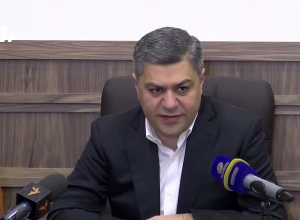 Да, я встречался со своим азербайджанским коллегой и поддерживал связь по телефону: Ванецян