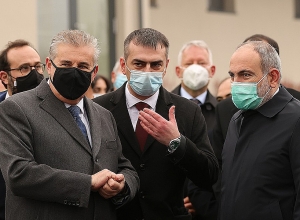 Премьер-министр принял участие в церемонии открытия новой электростанции с комбинированным тепловым и газовым циклом