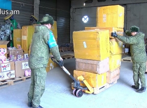 Российские миротворцы доставили в Степанакерт 9 тонн гуманитарной помощи