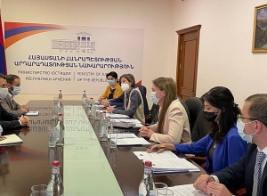 Незамедлительное освобождение пленных – одна из приоритетных задач: Карен Андреасян принял представителей СЕ