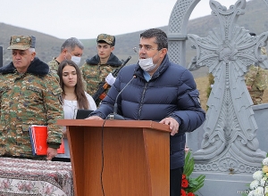 Արայիկ Հարությունյանը Մարտունիում մասնակցել է յոթ հրետանավորների հիշատակը հավերժացնող խաչքար-հուշարձանի բացման արարողությանը