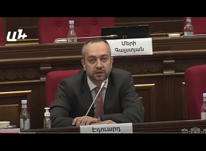 Вы говорите, что открыли кладезь ругани: вы думаете, мы ругались в адрес правительства того времени?