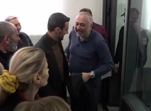 Արմեն Չարչյանն ազատ արձակվեց