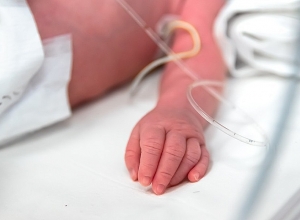 Ամբողջ գիշեր վատ է եղել, բայց միայն առավոտյան են տարել հիվանդանոց․ մանրամասներ 13-օրական երեխայի մահվան դեպքից․ Aravot.am