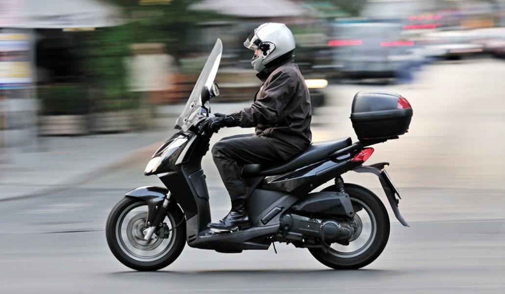 so_skolki_vodit_skuter_01