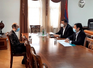 ԱՀ Պետական նախարարը Հայ Օգնության Ֆոնդի ներկայացուցչի հետ քննարկել է առողջապահական որոշ ծրագրեր