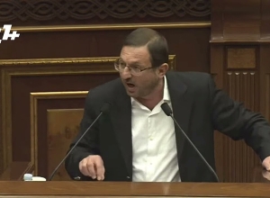 Превратили систему государственного правления в голову сироты и испытывают её: Манукян