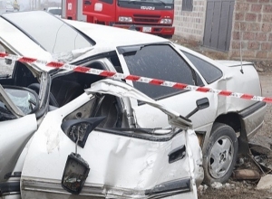 «Opel Vectra»-ն բախվել է բետոնե սյանը․ վարորդն արգելափակվել է