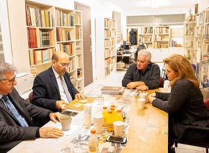 Դեսպանն այցելել է հունարեն ամենամեծ հայկական "ԱրմեՆիկա" ամսագրի խմբագրություն