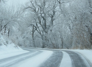 Метель, гололедица: ряд автомобильных дорог закрыты