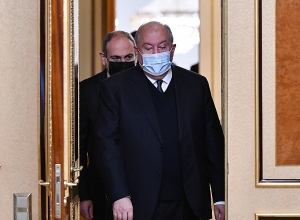 Никол Пашинян и Армен Саркисян встретились