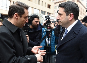 Շատ բան կարող եմ ասել քո մասին, Տկզար, էնքան շատ, որ դեղերդ քեզ հետ չեն բերի․ Ալեն Սիմոնյանը՝ Մարությանին