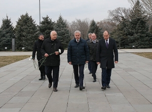 Генеральный секретарь ОДКБ Станислав Зась посетил мемориал Геноцида армян
