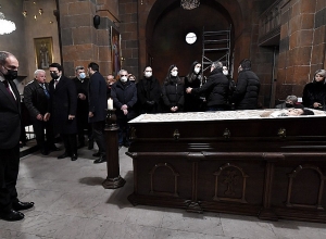 Փաշինյանը մասնակցել է Ռիմա Դեմիրճյանի հոգեհանգստի արարողությանը