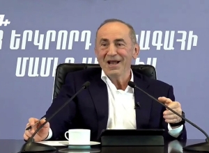 Какая железная дорога и польза, если от Нахичевана до Игдыра 84 км, и эта железная дорога будет построена в течение двух лет?