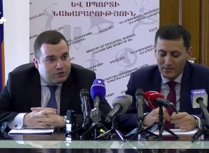 Итоговая пресс-конференция заммнистров ОНКС Артура Мартиросяна и Карена Трчуняна: ПРЯМОЙ ЭФИР