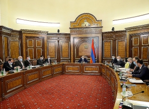 Քննարկվել է 300 դպրոցի և 500 մանկապարտեզի թիրախային ծրագրի իրականացման ընթացքը