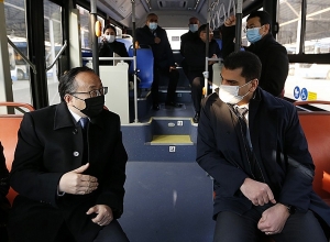 Երևանի նոր քաղաքապետն ու Չինաստանի դեսպանն այցելել են նոր ավտոբուսների հավաքակայան