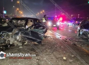 Երևանում` «Եռաբլուր»-ի մուտքի դիմաց մեքենաներ են բախվել․ կան վիրավորներ