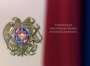 Бросил в мужчину петарду, затем налил на голову солярку и поджёг