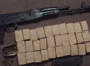 Զննություններով հայտնաբերվել են ապօրինի զենք-զինամթերք․ Արտաշատի ոստիկանների բացահայտումները