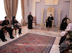 Կաթողիկոսը ընդունել է  Մայր Աթոռի և Հայ Բարեգործական Ընդհանուր Միության (ՀԲԸՄ) հովանու ներքո գործող Հայորդյաց տների տնօրենությանը