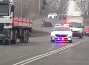 В момент кражи из машины поймали и задержали патрули