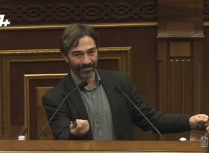 Էս հայվանը ինձ զինվորից ուզում ա սարքի մարդասպան․ Արթուր Մանուկյանը՝ իր և ընկերոջ խոսակցության մասին