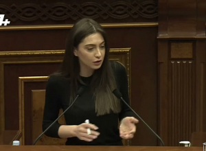 Уклоняетесь, потому что выдвинувший Вас человек Вам не разрешает: Мкртчян кандидату в Омбудсмены