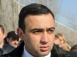 Ներողություն եմ խնդրում, որ վարչապետի աշխատակազմն աշխատում է նաև կիրակի օրերը. Չախոյան