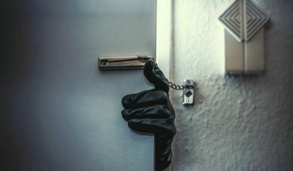 բնակարանային գողություն