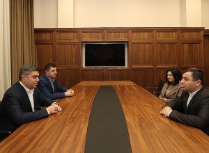 Արթուր Վանեցյանը և Տիգրան Աբրահամյանը հանդիպել են Արցախի խորհրդարանի «Արդարություն» խմբակցության ներկայացուցիչներին