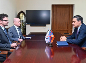 Татоян представил Джону Галагеру арменофобскую политику азербайджанских властей