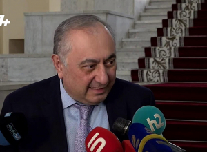 Брифинг Армена Чарчяна: ПРЯМОЙ ЭФИР